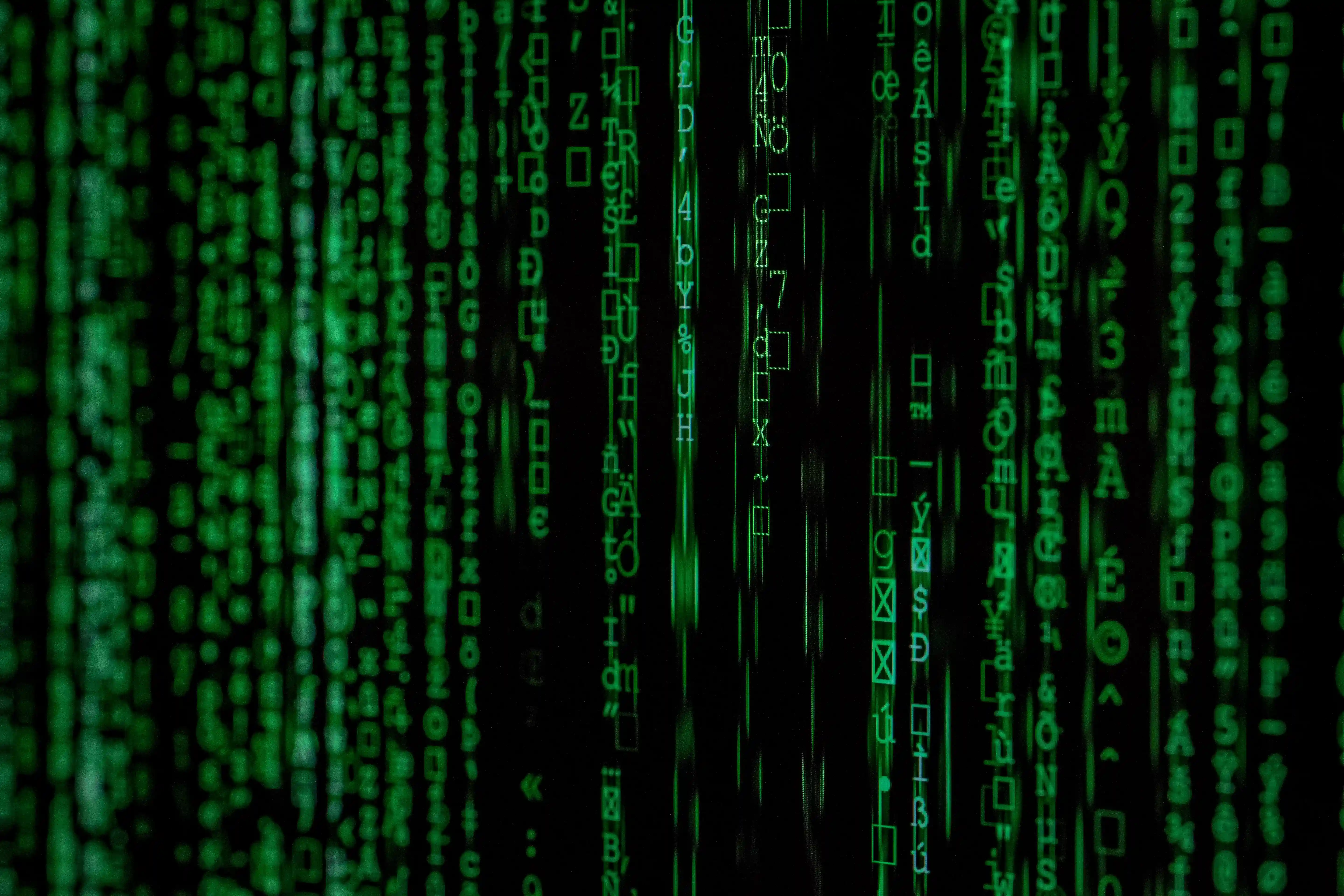 Flux de code vert style Matrix, symbole de la sécurité informatique et de la cybersécurité